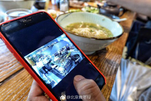 饭店后厨装360度监控摄像头 市民可通过手机看监控直播