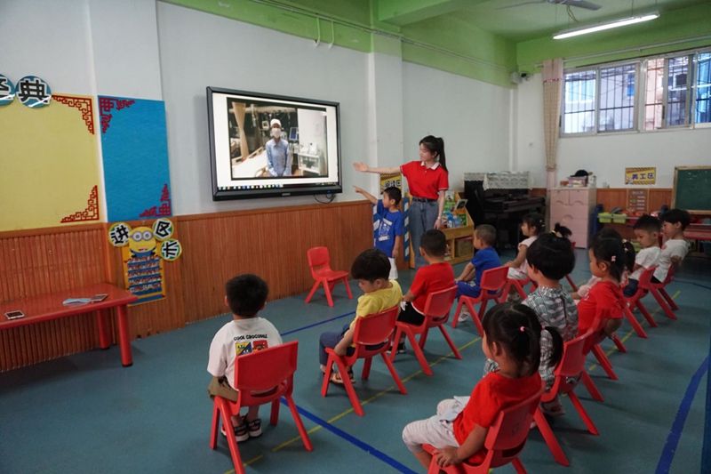 湖北省中小学昨迎来新学期 幼儿园直播开启“开学第一课”