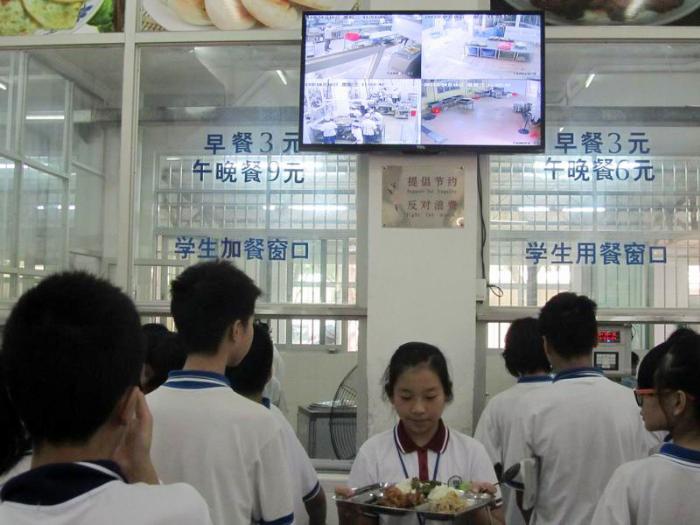 34万所学校实现“互联网+明厨亮灶” 线上巡厨保障食品安全
